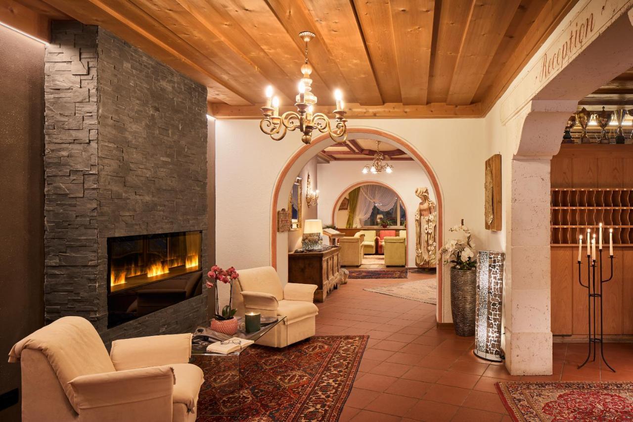 Dolomites Wellness Hotel Savoy 라 비야 외부 사진