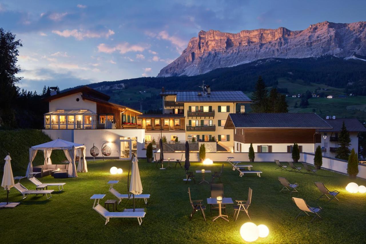 Dolomites Wellness Hotel Savoy 라 비야 외부 사진