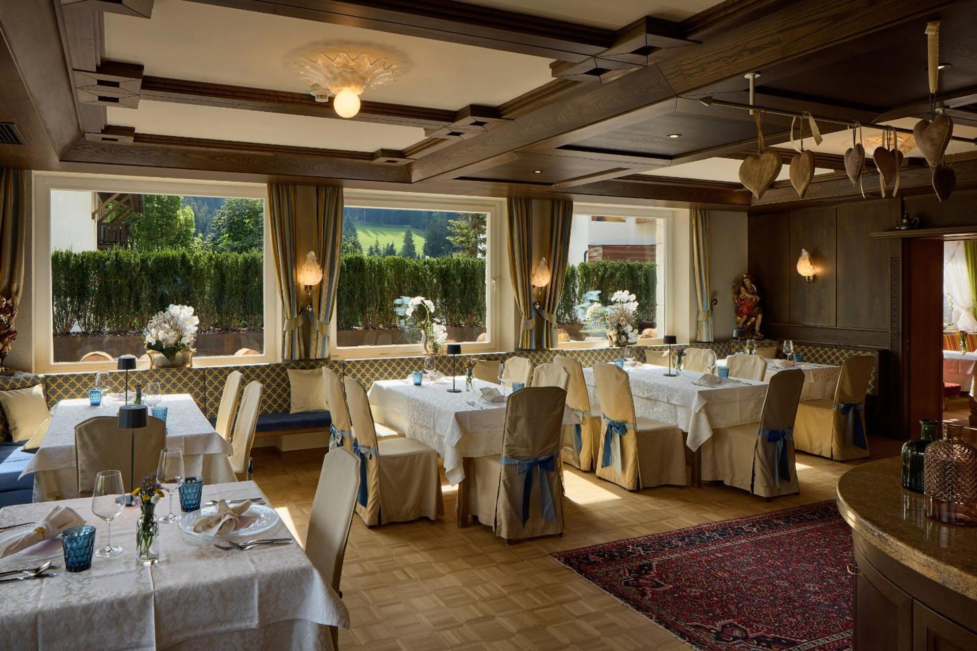 Dolomites Wellness Hotel Savoy 라 비야 외부 사진