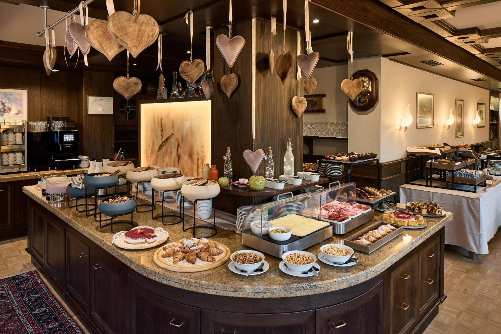 Dolomites Wellness Hotel Savoy 라 비야 외부 사진