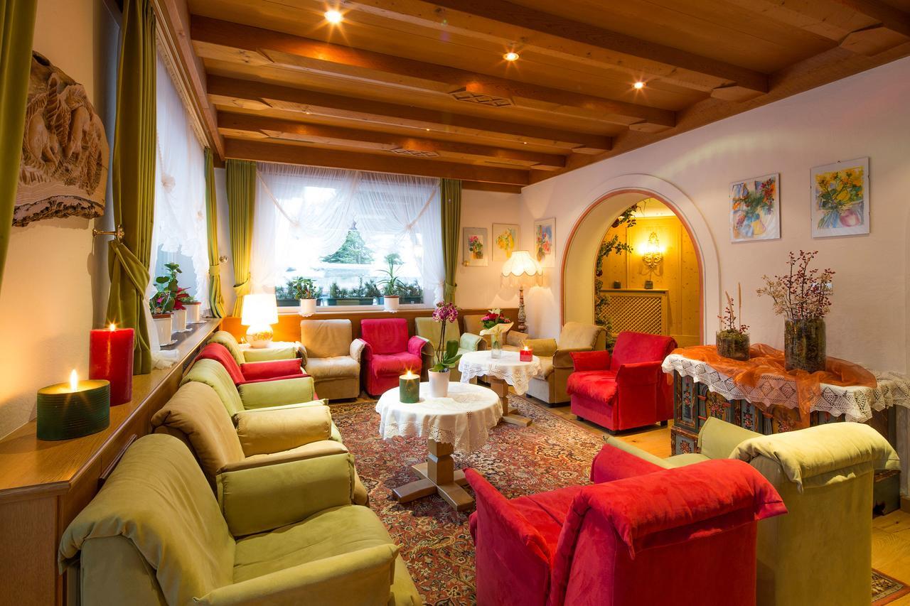 Dolomites Wellness Hotel Savoy 라 비야 외부 사진